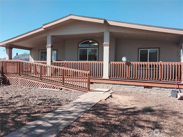 32 Valley View Drive, Tonasket, WA 98855