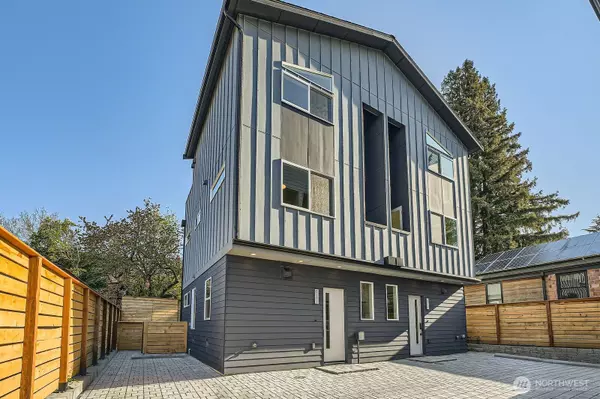 838 NW 58th ST #B, Seattle, WA 98107