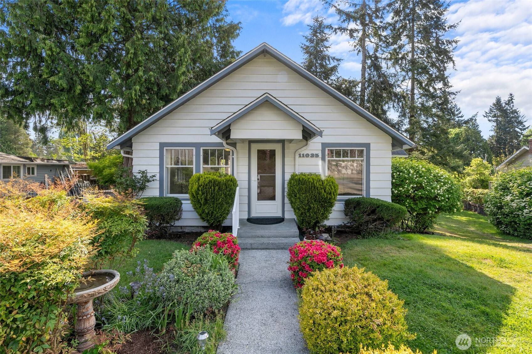 11035 24th PL SW, Seattle, WA 98146