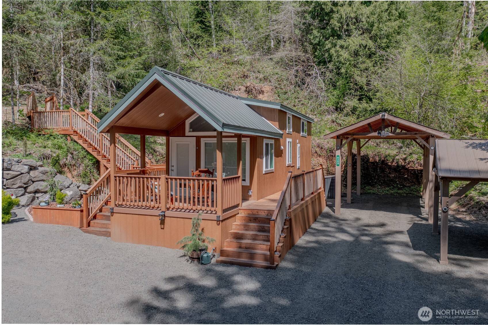 4280 N Lake Cushman RD, Hoodsport, WA 98548
