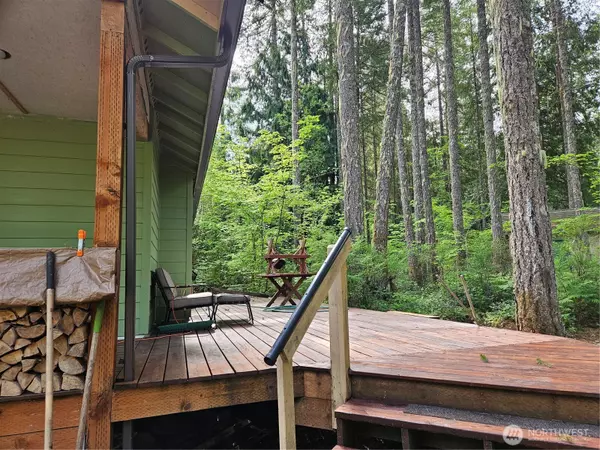 Hoodsport, WA 98548,521 N Fairway DR W