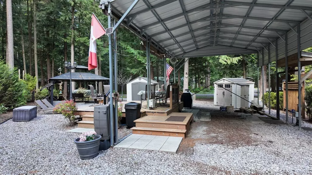 Maple Falls, WA 98266,2042 Dogwood DR