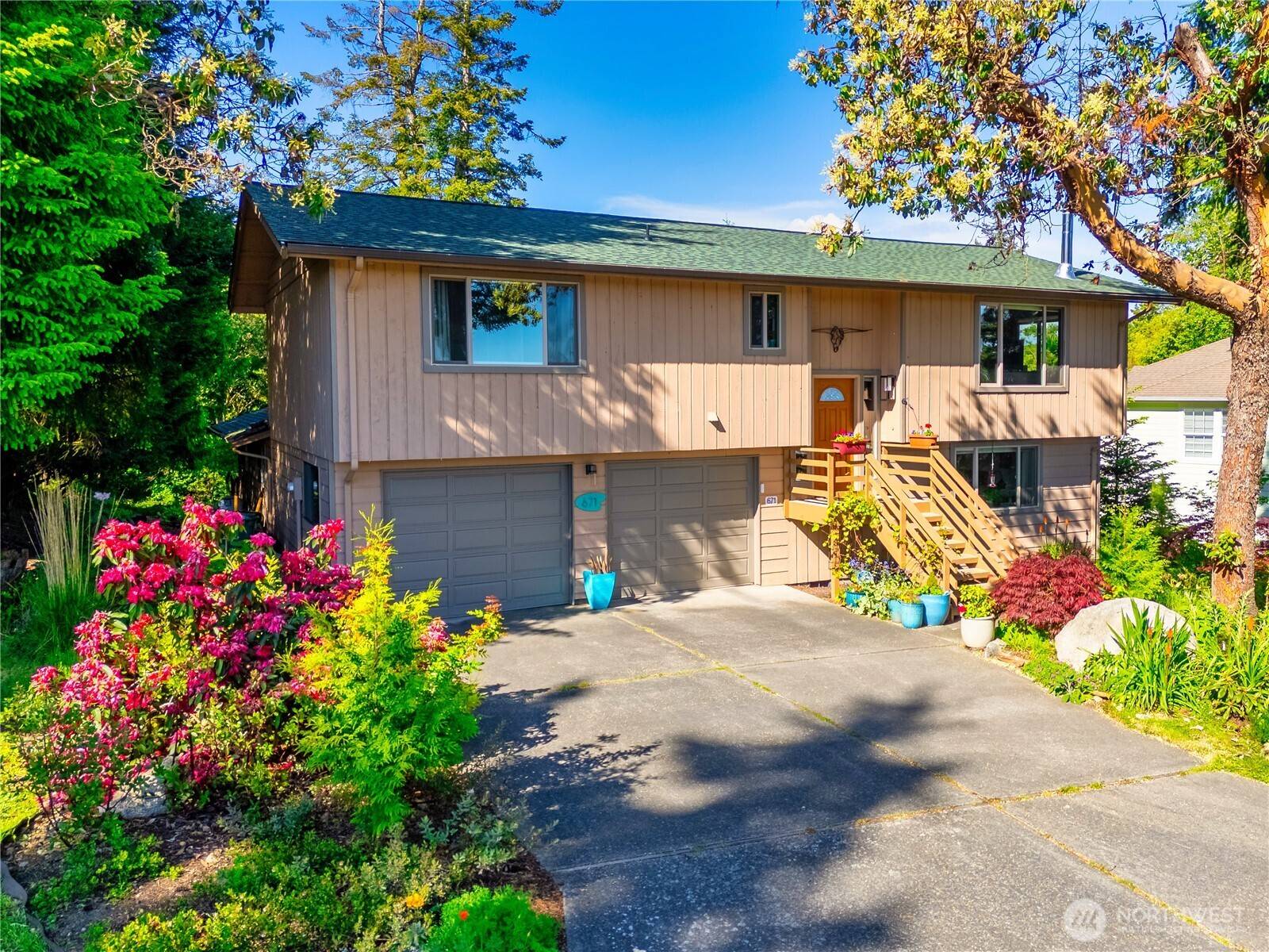 671 Muckleshoot CIR, La Conner, WA 98257