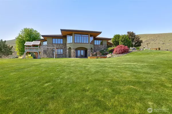 Yakima, WA 98903,1041 Red Sky DR