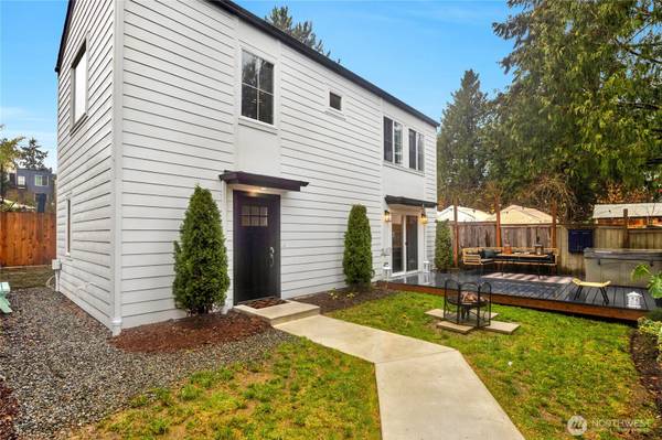 712 NW 95th ST, Seattle, WA 98117