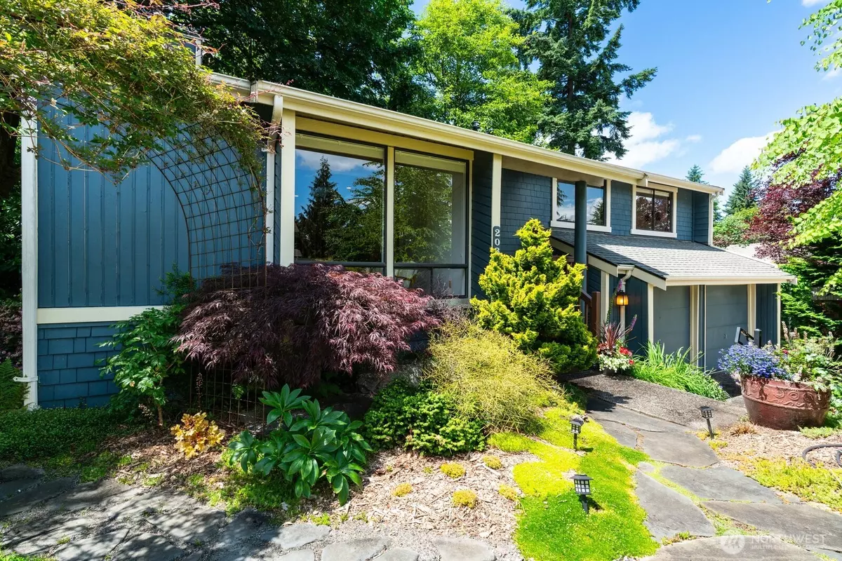 Lake Forest Park, WA 98155,20331 46th PL NE