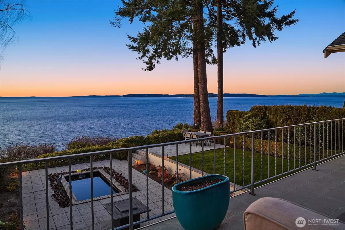 Edmonds, WA 98020,9311 Olympic View DR