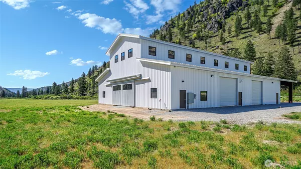 4482 Navarre Coulee RD, Chelan, WA 98816