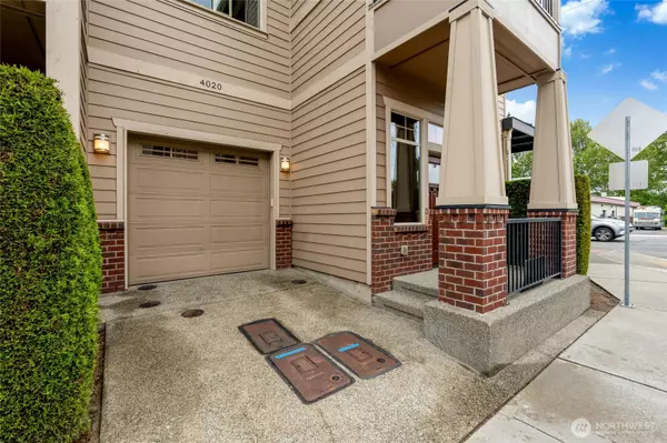 Renton, WA 98056,4020 NE 3rd PL #B