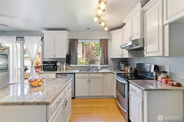 1342 NE Jasmine LN, Bremerton, WA 98311