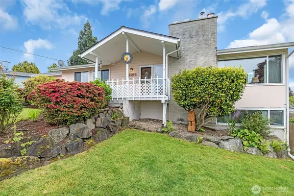 Des Moines, WA 98198,23319 11th PL S