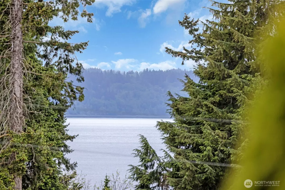 Des Moines, WA 98198,23319 11th PL S