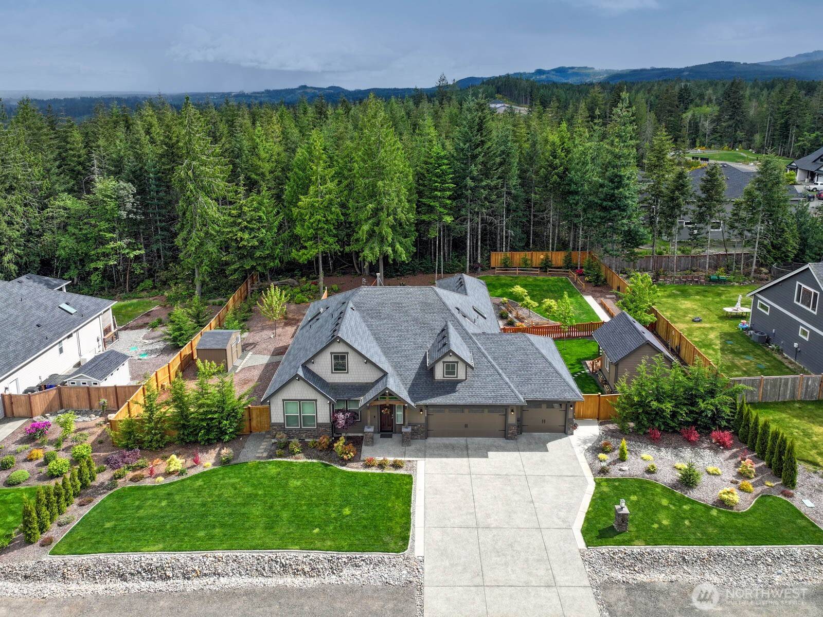 5589 NW Muddy Paws CT, Bremerton, WA 98312