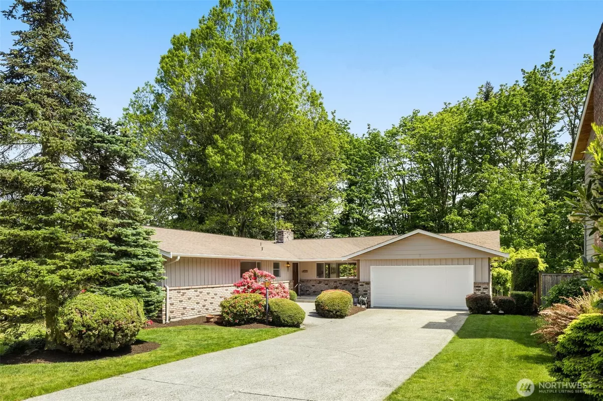 Lake Forest Park, WA 98155,19232 51st AVE NE