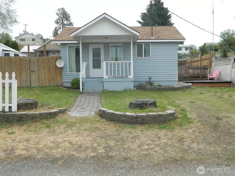 114 1/2 Tonasket AVE, Tonasket, WA 98855