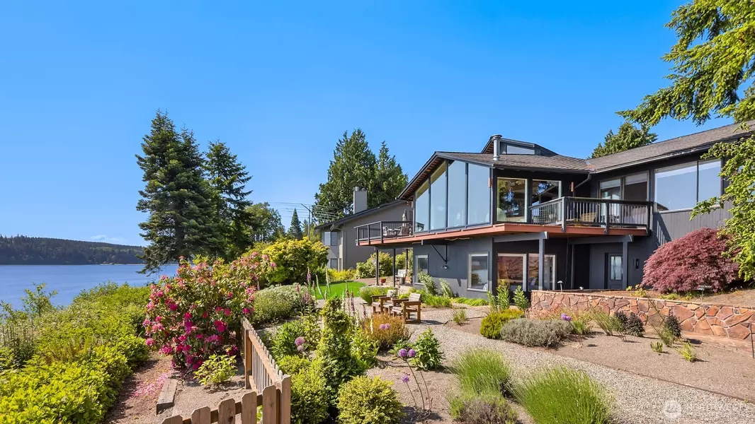 161 Montgomery LN, Port Ludlow, WA 98365