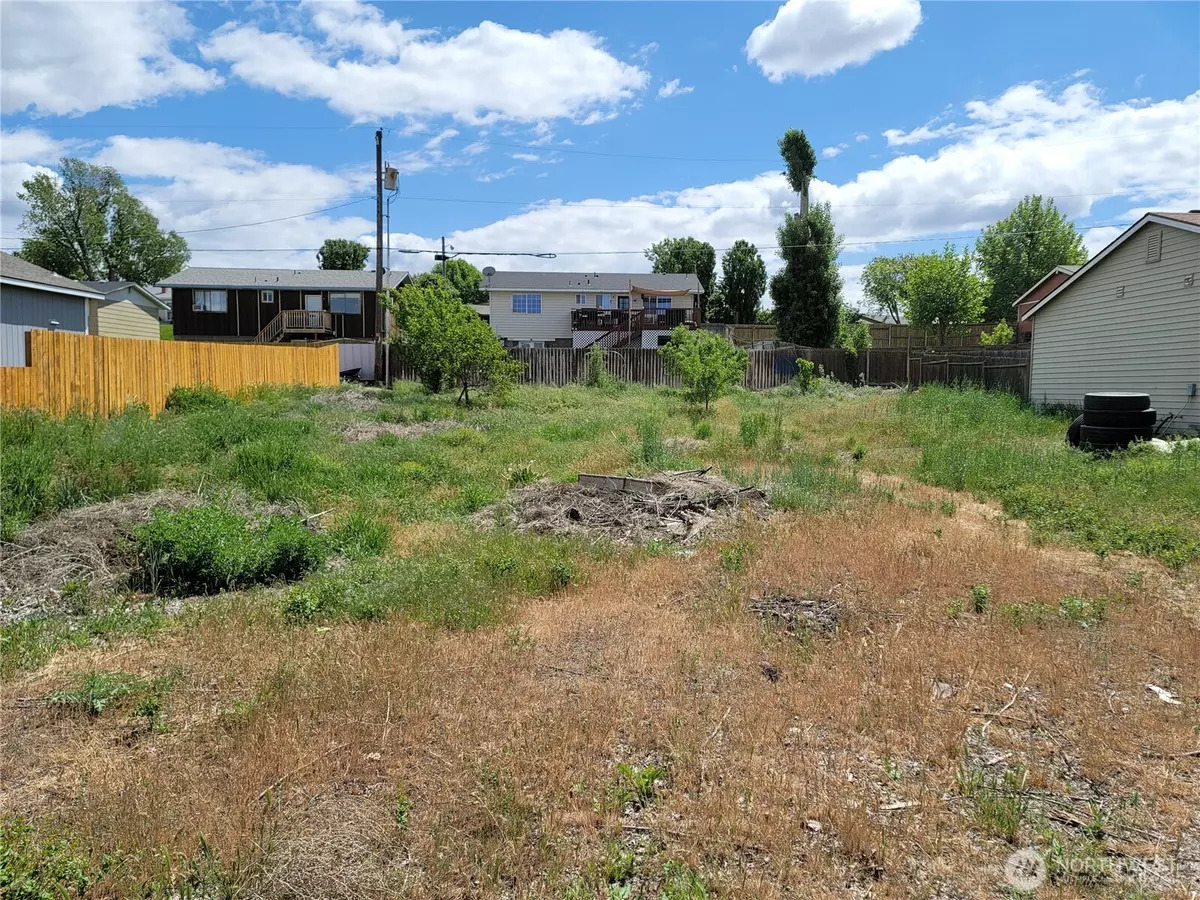 Warden, WA 98857,211 W 7th ST