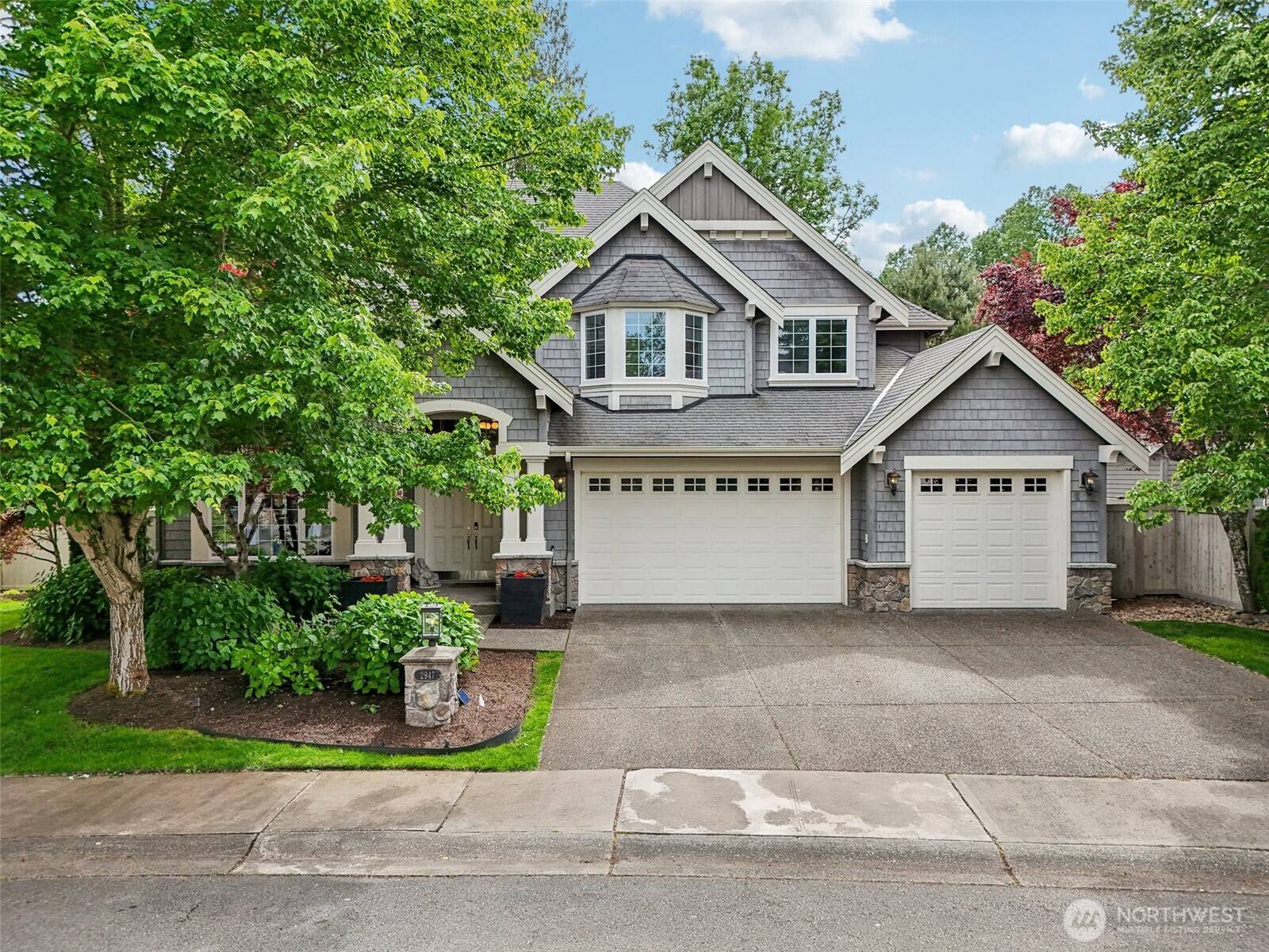 2947 275th AVE SE, Sammamish, WA 98075