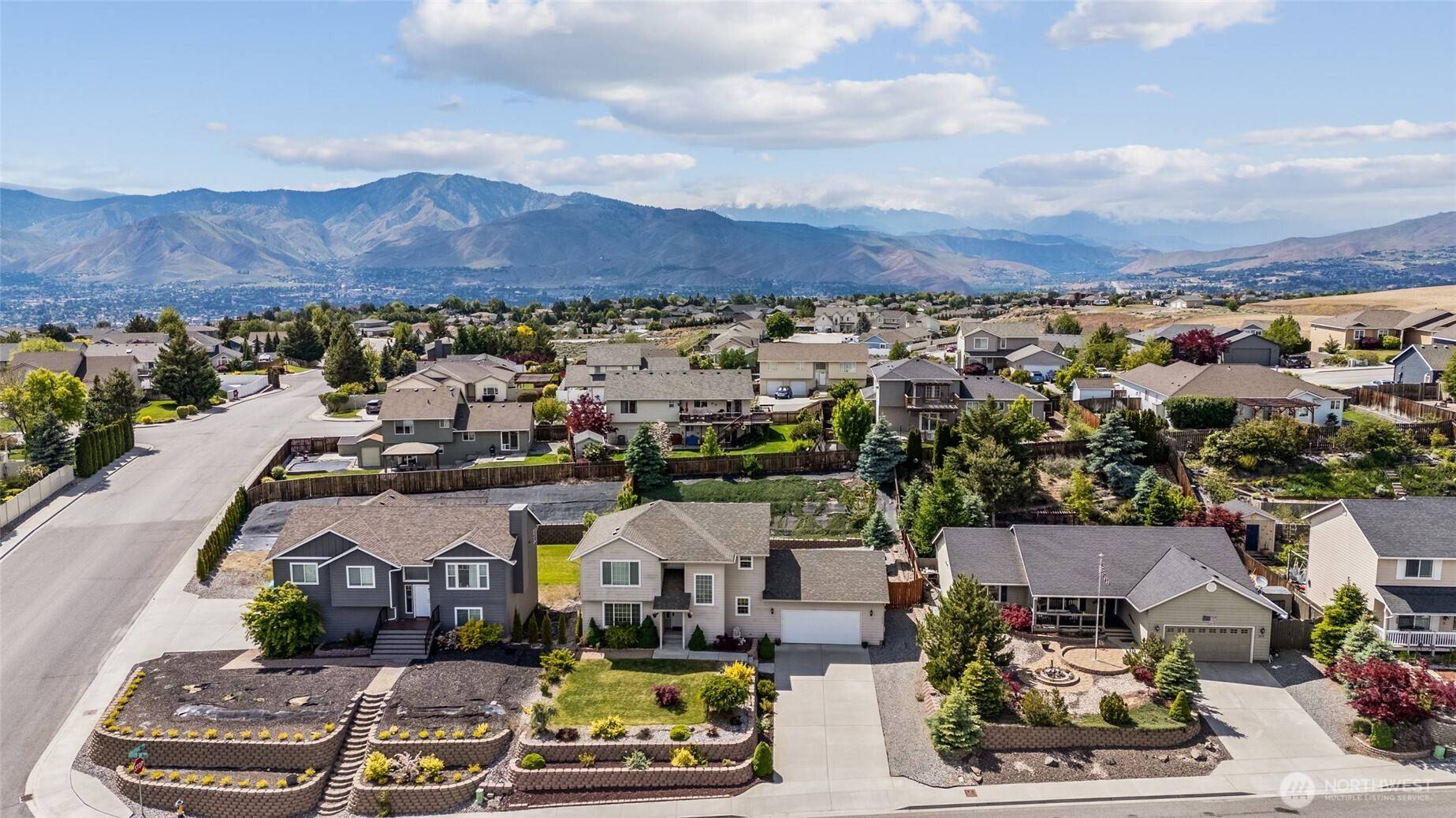 2519 Harvester LOOP, East Wenatchee, WA 98802