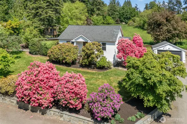 9850 Pine Street NE, Bainbridge Island, WA 98110
