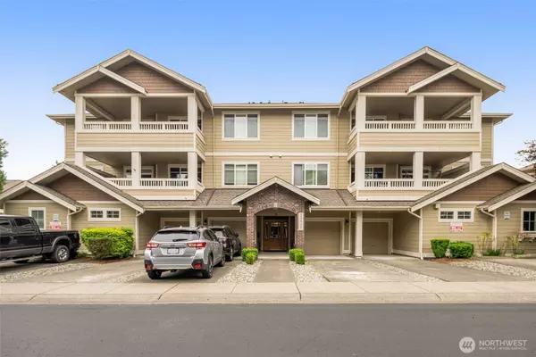23925 NE 115th LN #302, Redmond, WA 98053