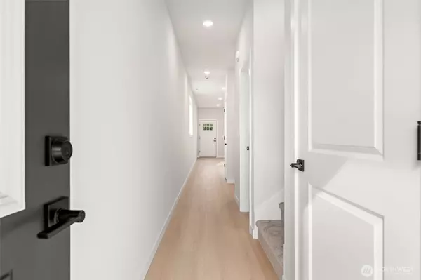 Sequim, WA 98382,669 W Hendrickson #5