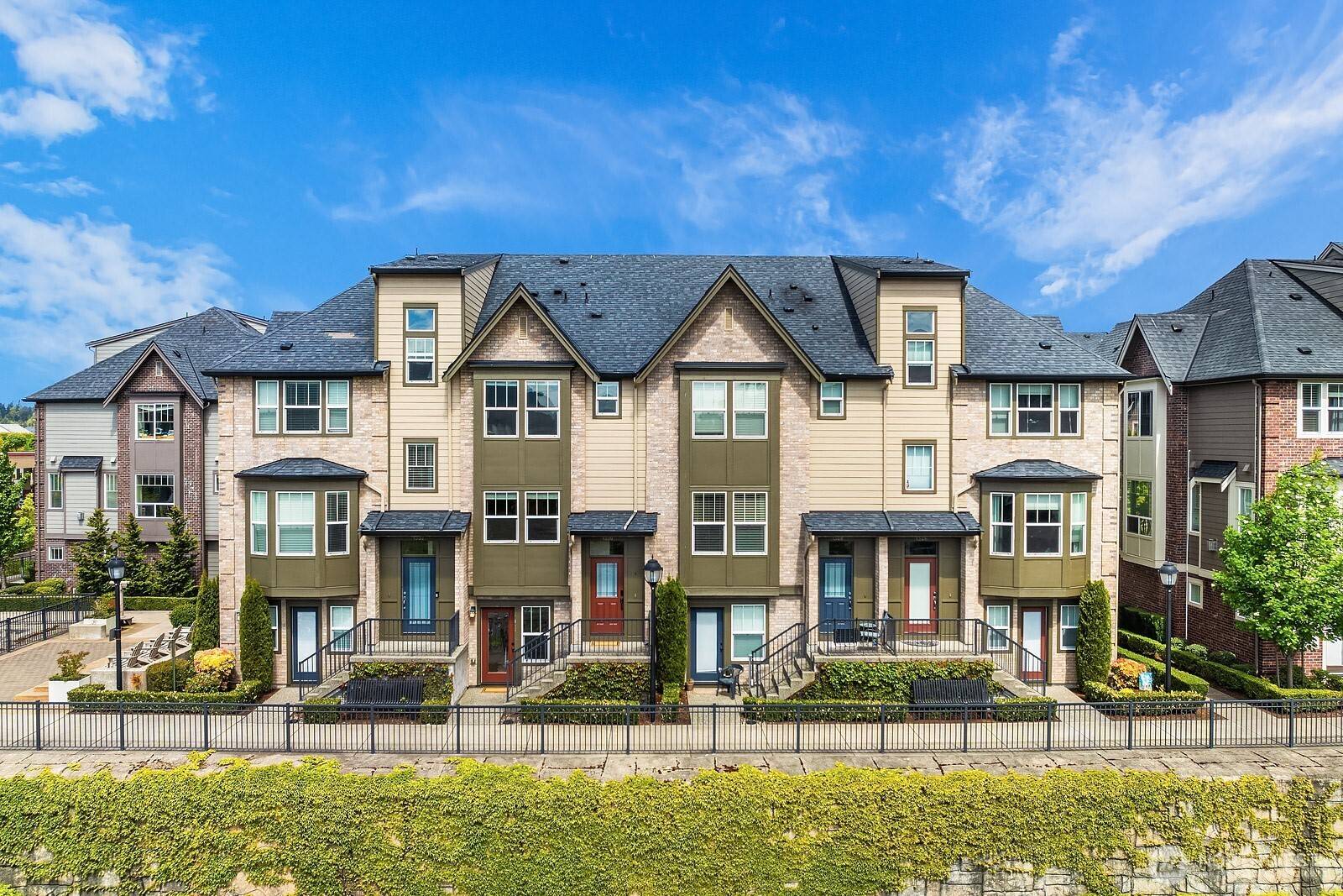 1330 Williamsburg Walk NE, Issaquah, WA 98029