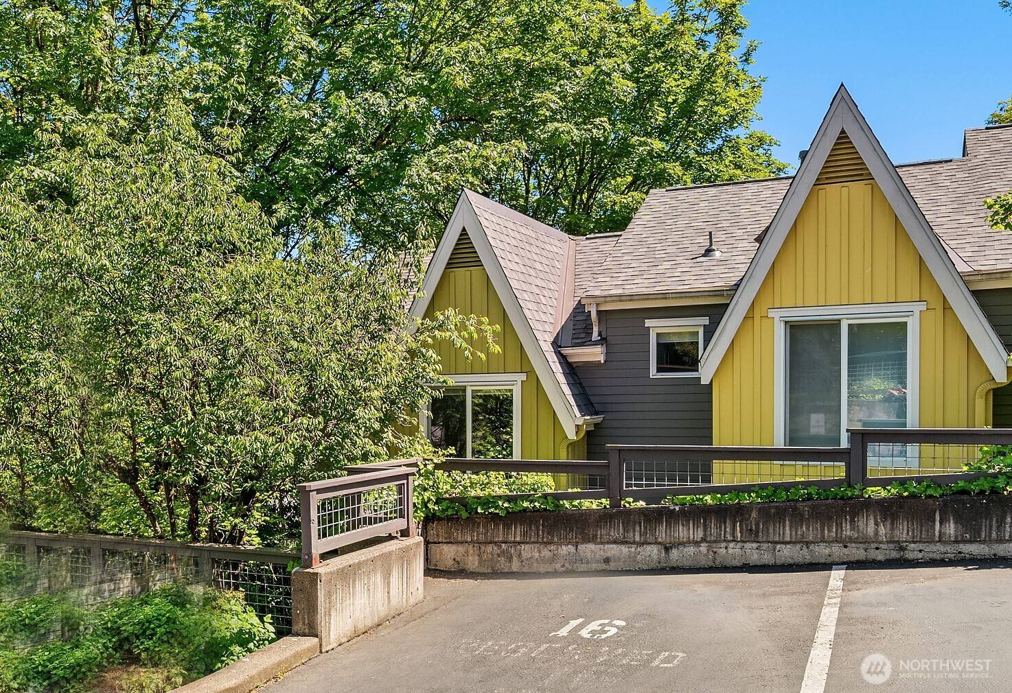 1540 Cherrylane AVE S, Seattle, WA 98144