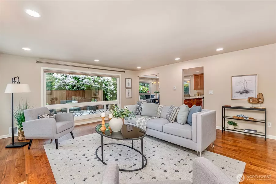 2423 8th AVE N #101, Seattle, WA 98109