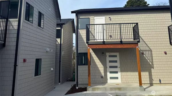 476 SE Barrington Dr #F1, Oak Harbor, WA 98277