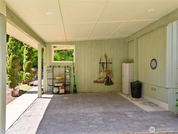 La Conner, WA 98257,495 Colville WAY