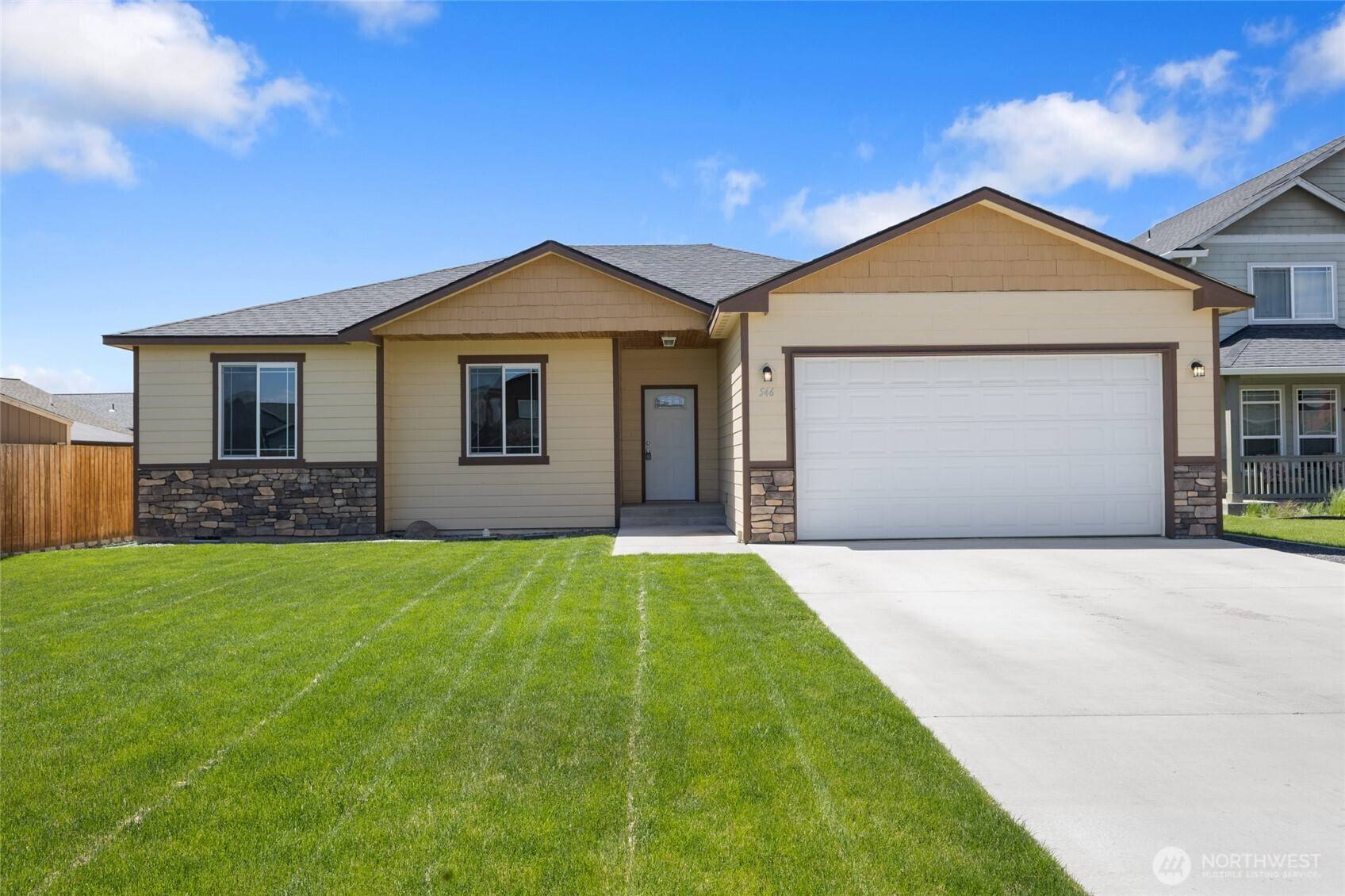 546 S Driftwood LN, Moses Lake, WA 98837