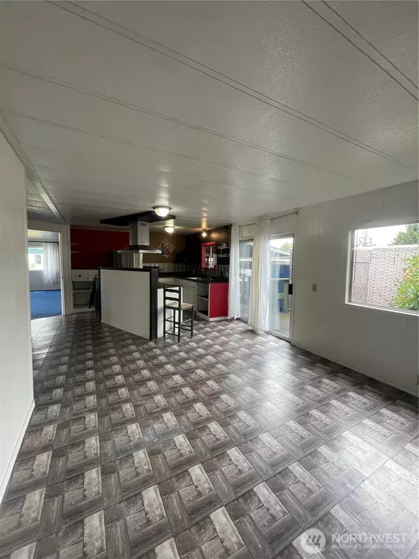 Raymond, WA 98577,1050 Howard ST #10