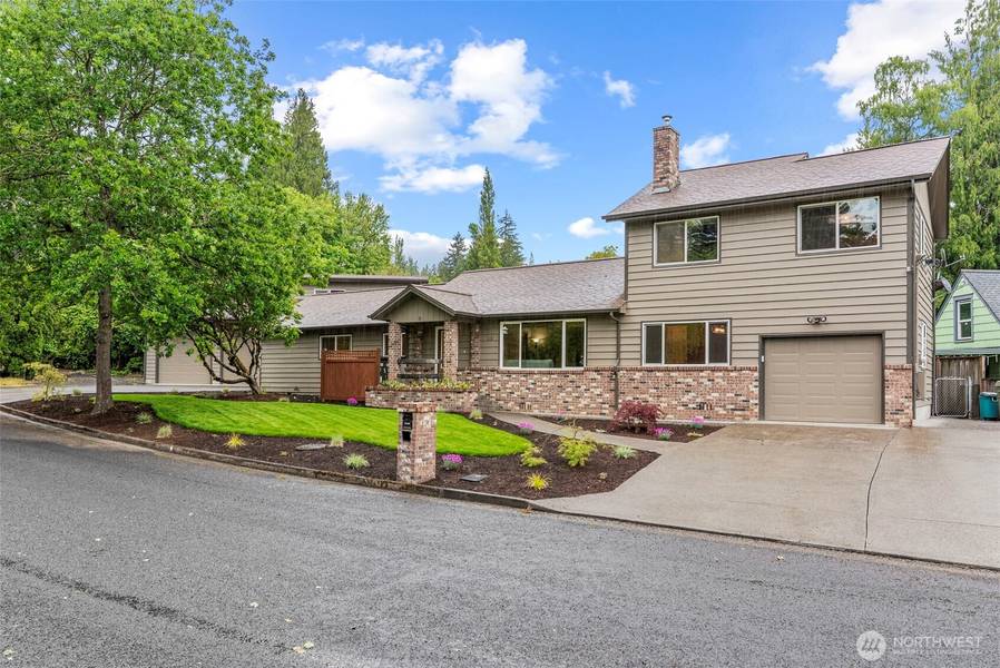 58 Pacific PL, Longview, WA 98632