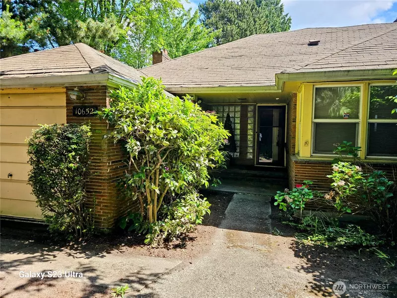 10652 Des Moines Memorial DR S, Seattle, WA 98168