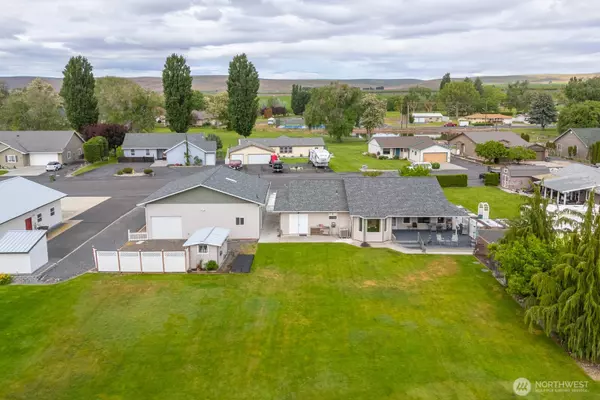 Soap Lake, WA 98851,19341 St. Andrews DR NW