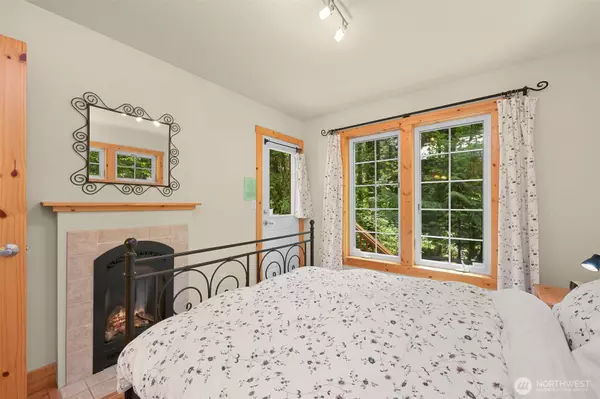 Deming, WA 98244,7117 Rainier WAY