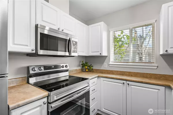 Federal Way, WA 98023,33020 10th AVE SW #Y304