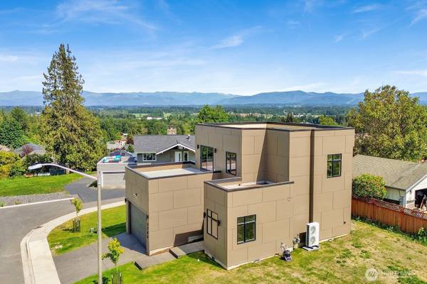 2205 Vista Springs LN, Ferndale, WA 98248