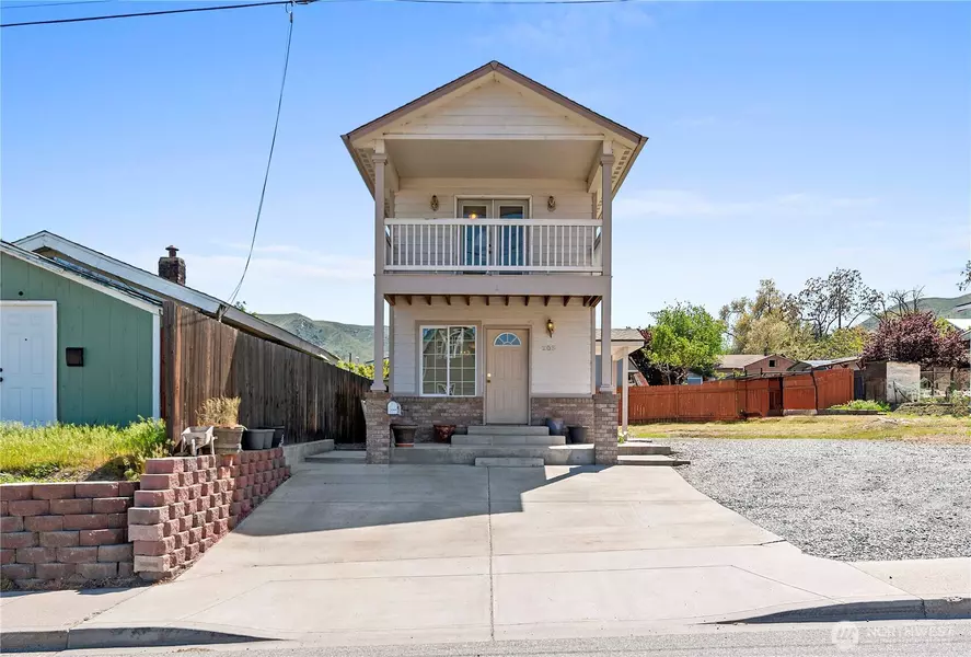203 Marr ST, Wenatchee, WA 98801