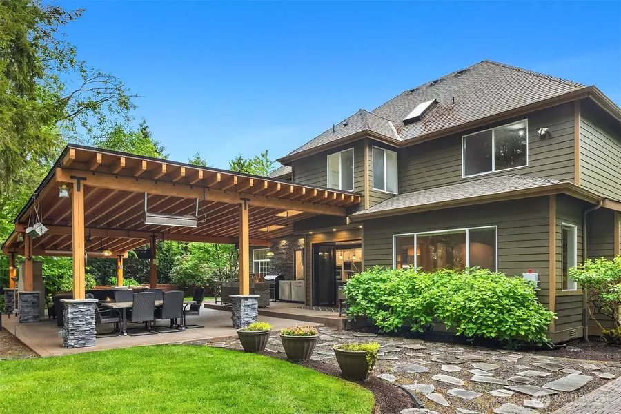 15625 Avondale RD NE, Woodinville, WA 98072