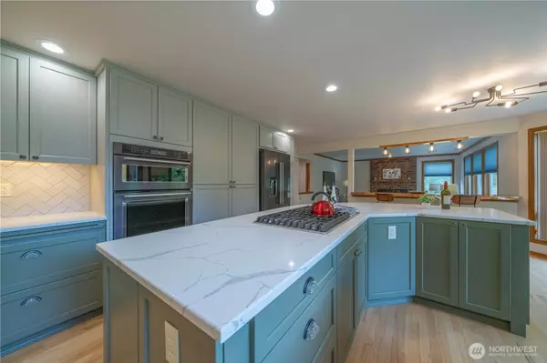 Woodinville, WA 98077,18118 236th AVE NE