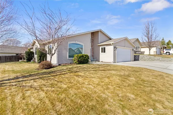 400 Concord LN,  Zillah,  WA 98953