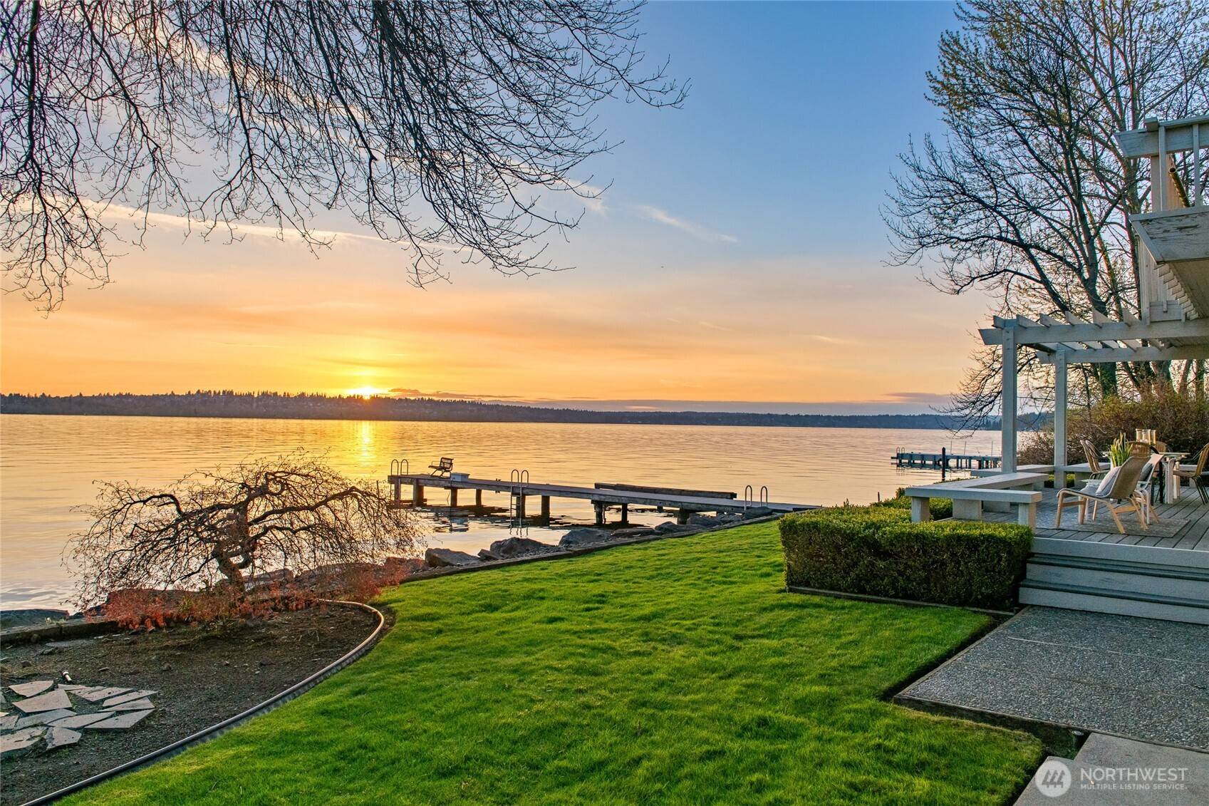 295 Lake AVE W, Kirkland, WA 98033