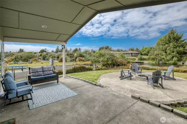184 S Razor Clam DR SW, Ocean Shores, WA 98569