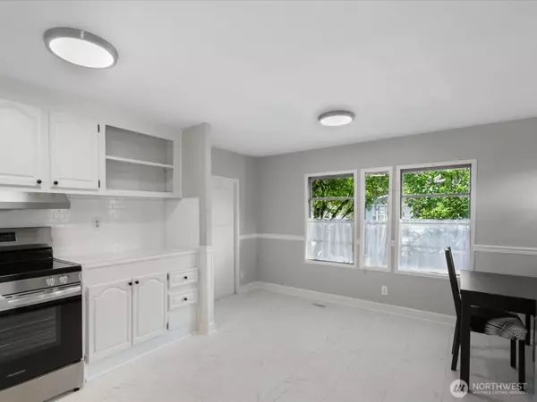 Lynnwood, WA 98087,415 Lake View Road #E20