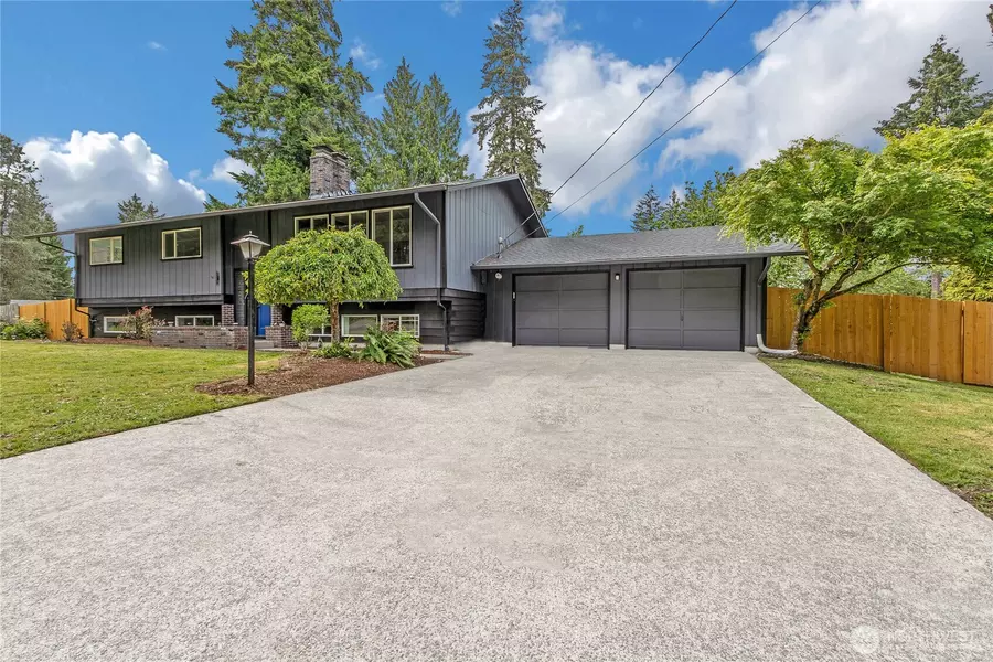 6808 4th Way SE, Lacey, WA 98503