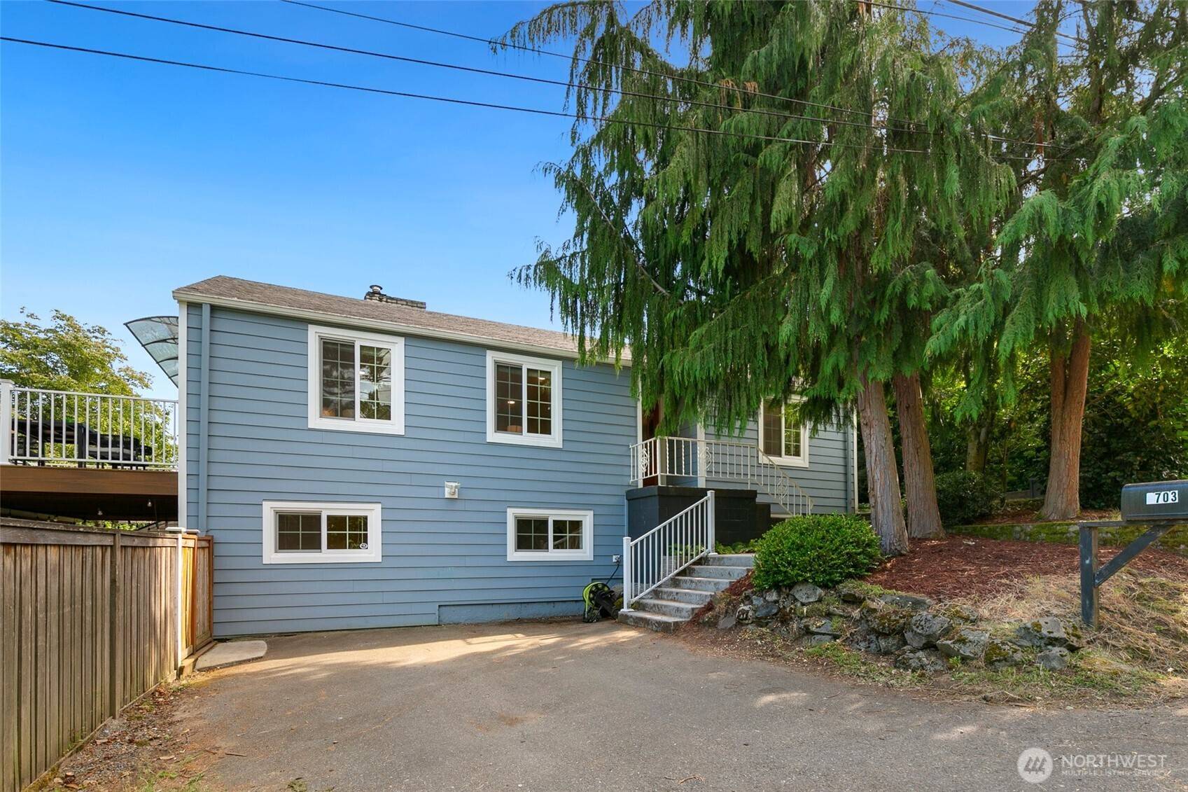 1703 NE 91st ST, Seattle, WA 98115