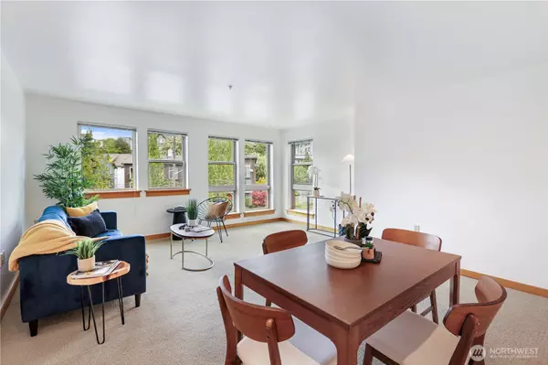 827 Hiawatha PL S #308, Seattle, WA 98144