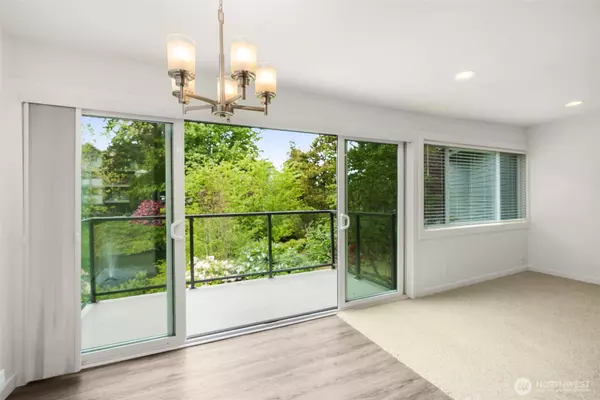 Shoreline, WA 98133,19414 Aurora Avenue N #204
